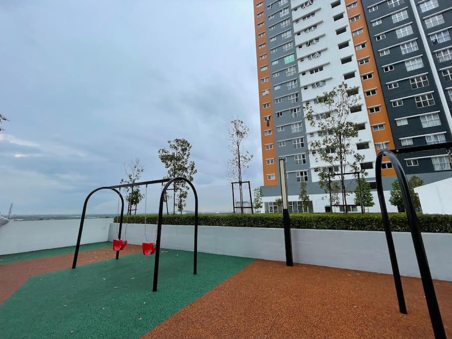 Apartment Mesra By H Family At Alanis #freewifi #nearklia