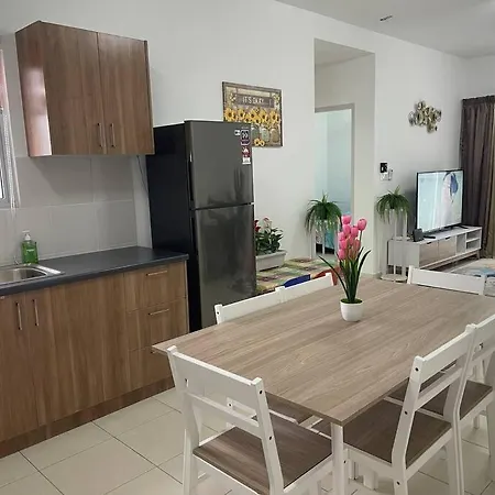 Mesra By H Family At Alanis Residence #Freewifi #Nearklia Sepang Exterior photo