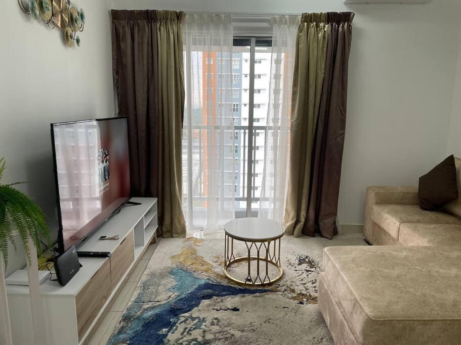 Mesra By H Family At Alanis #freewifi #nearklia Apartment *