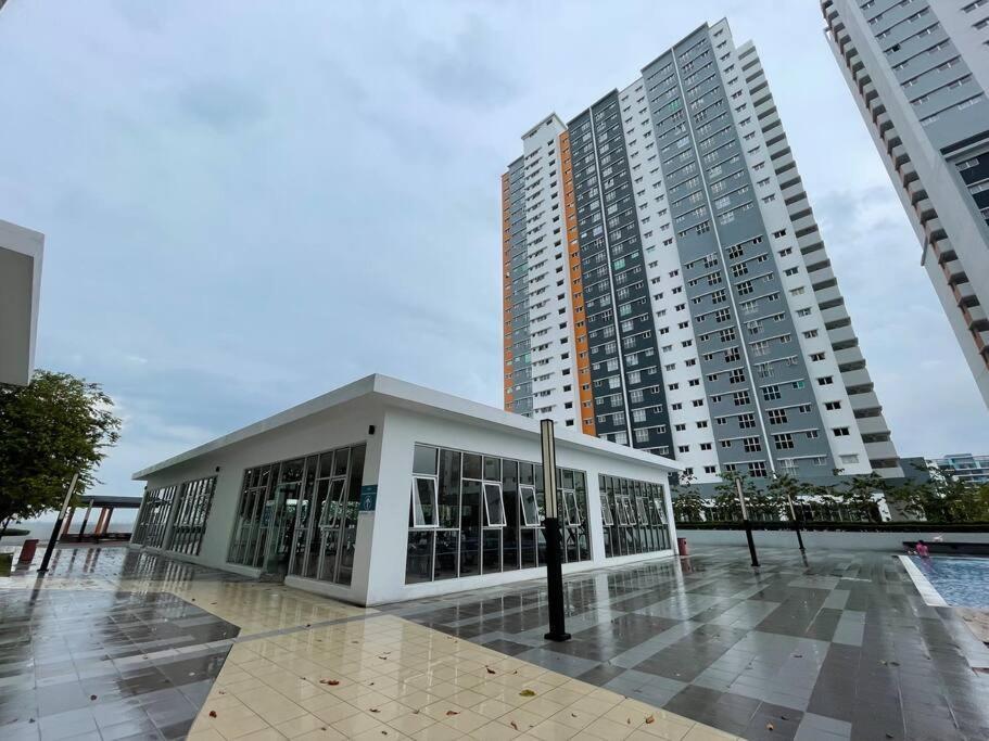 Mesra By H Family At Alanis #freewifi #nearklia Apartment